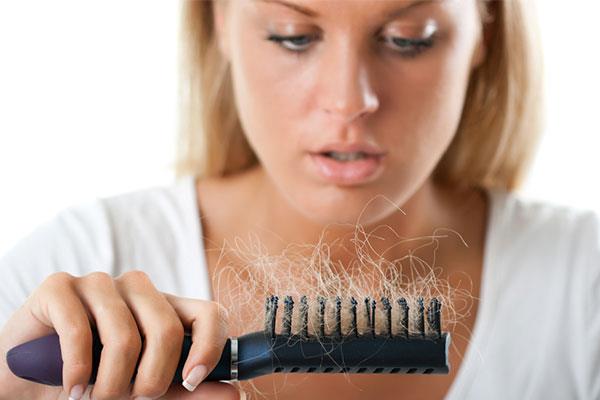 دلایل عجیب ریزش مو, درمان و رفع ریزش مو, علت ناگهانی ریزش مو, علت ریزش مو در مردان و زنان, جلوگیری از ریزش مو