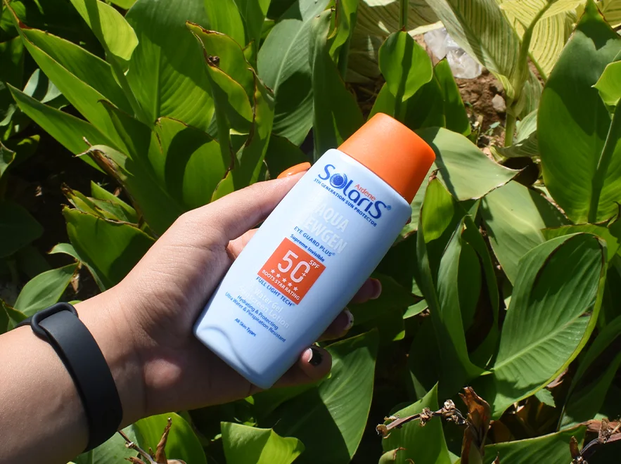 نقد و بررسی لوسیون ضد آفتاب بی رنگ فاقد چربی آکوا نیوژن آردن سولاریس SPF50 حجم 100 میلی لیتر