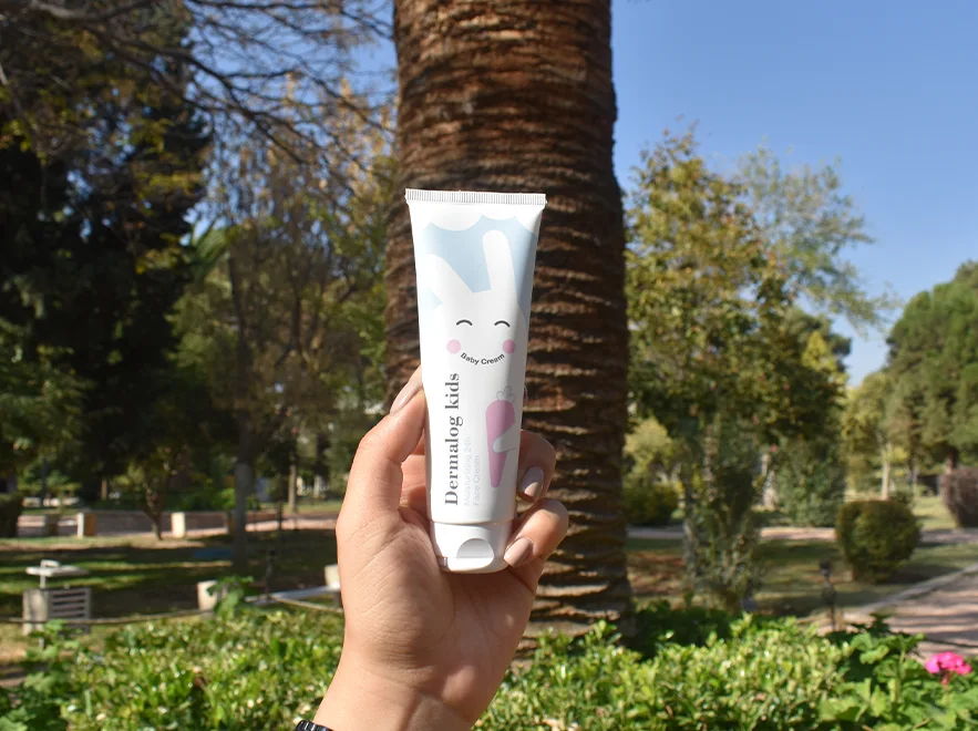 نقد و بررسی کرم مرطوب کننده صورت کودک درمالوگ حجم 75 میلی لیتر