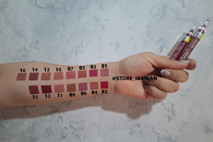 تست رنگ رژلب مدادی مخملی لچیک