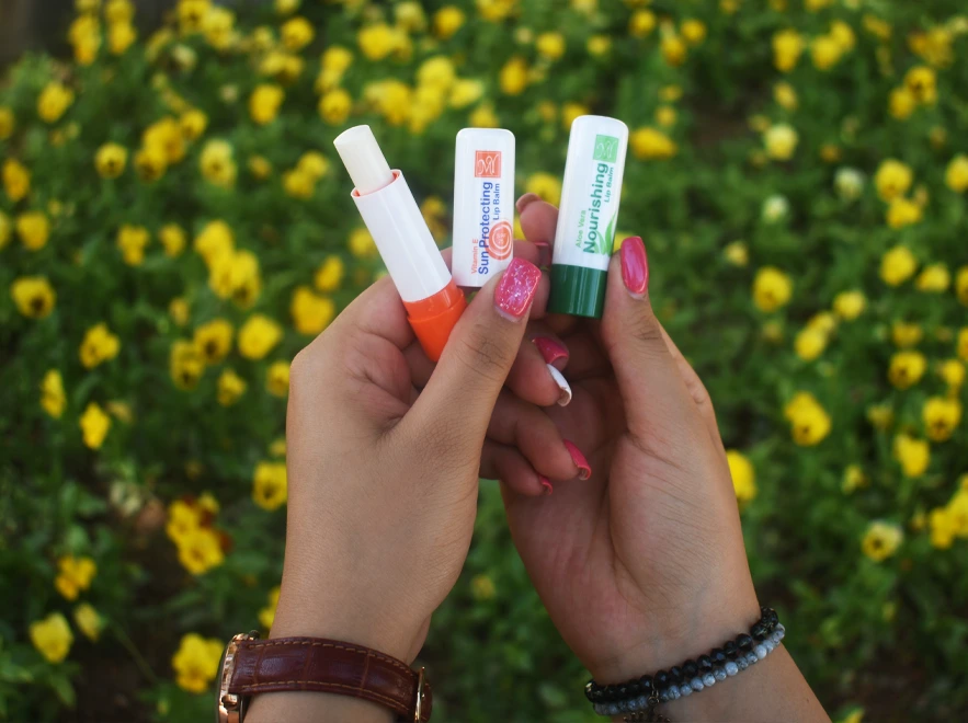 نقد و بررسی بالم لب مرطوب کننده آلوئه ورا مای SPF15