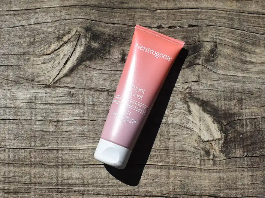 نقد و بررسی فلویید ضد آفتاب بی رنگ برایت بوست نوتروژینا SPF30 حجم 50 میلی لیتر