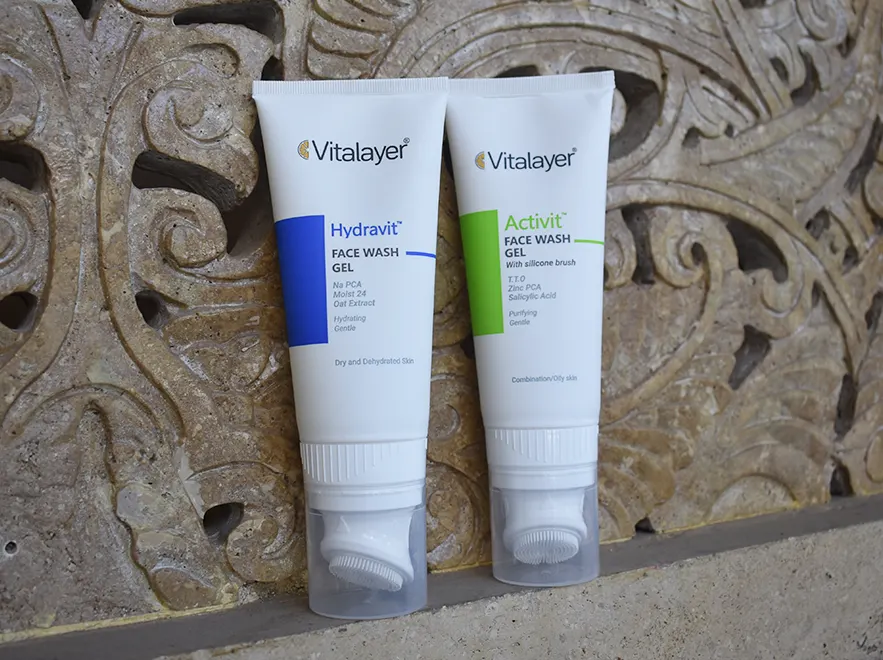 بررسی ژل شستشوی صورت پوست های مختلط و چرب اکتی ویت ویتالیر حجم 200 میلی لیتر
