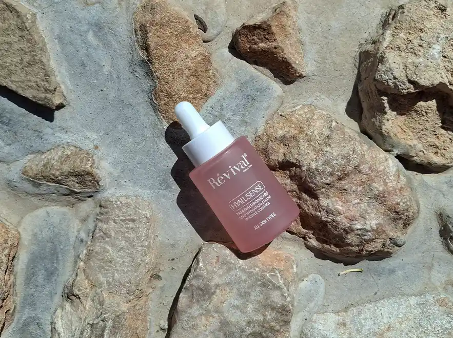 نقد و بررسی سرم آبرسان و روشن کننده پوست رویوال حجم 30 میلی لیتر