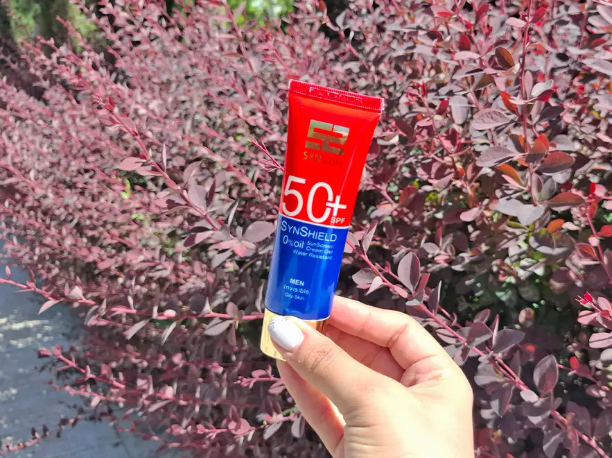 مقایسه و ترکیبات ژل کرم ضد آفتاب آقایان پوست چرب ساین شیلد ساین اسکین SPF50 حجم 50 میلی لیتر