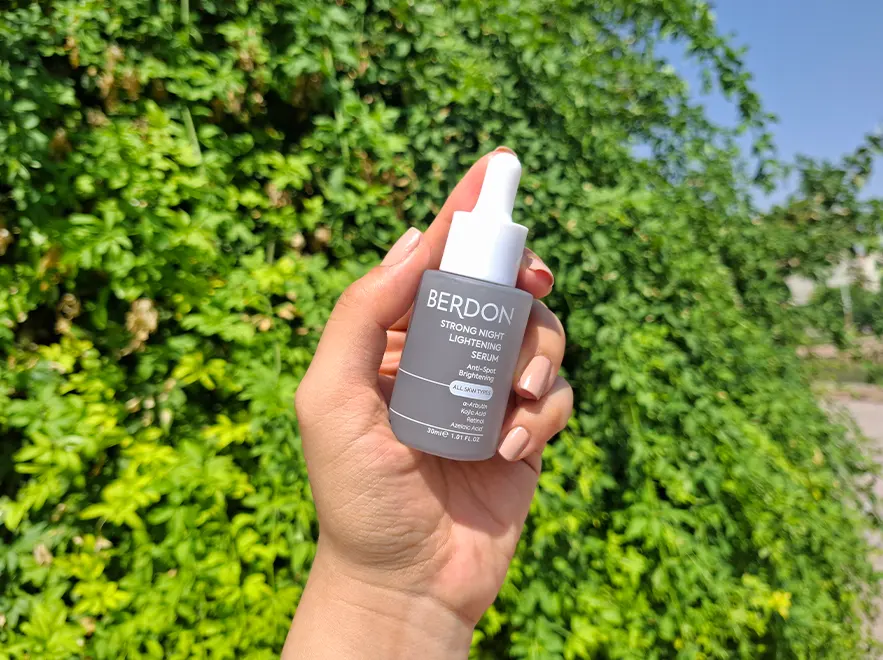 نقد و بررسی سرم روشن کننده قوی شب بردون حجم 30 میلی لیتر