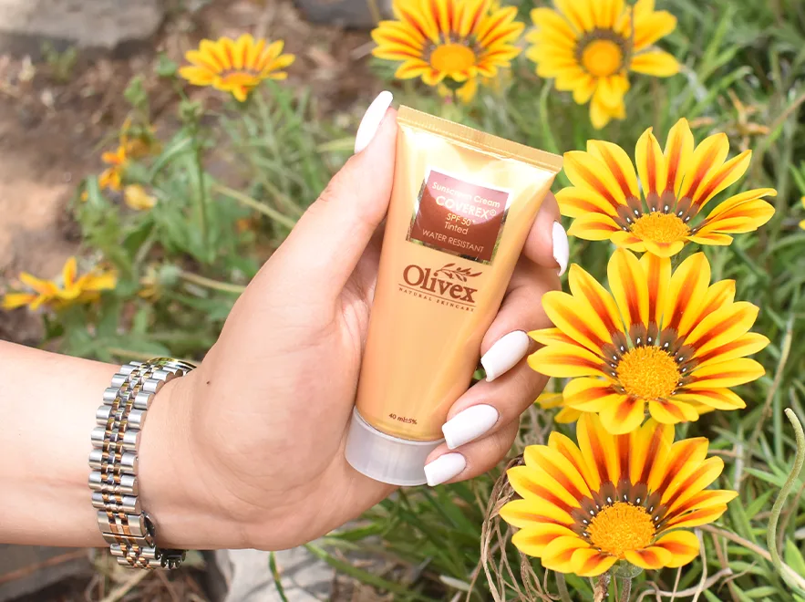 نقد و بررسی کرم ضد آفتاب رنگی کاورکس الیوکس SPF50 حجم 40 میلی لیتر