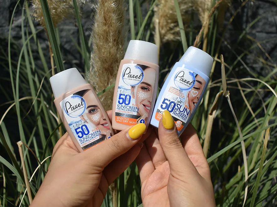نقد و بررسی کرم ضد آفتاب بی رنگ پوست های خشک و حساس پیکسل SPF50 حجم 50 میلی لیتر