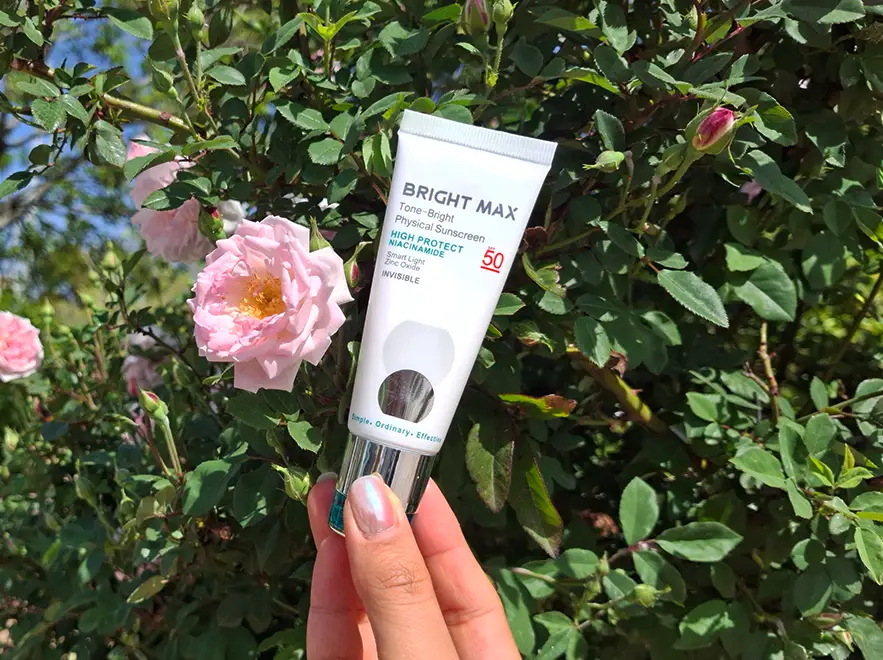 نقد و بررسی کرم ضد آفتاب فیزیکال بی رنگ انواع پوست برایت مکس SPF50 حجم 40 میلی لیتر