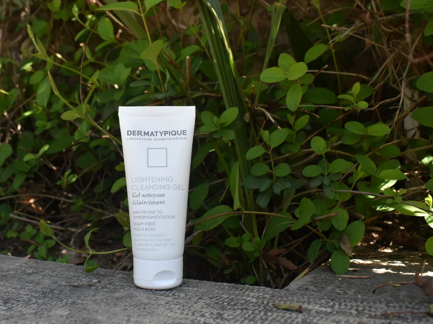 نقد و بررسی ژل شستشوی صورت ضد لک و روشن کننده درماتیپیک حجم 100 میلی لیتر