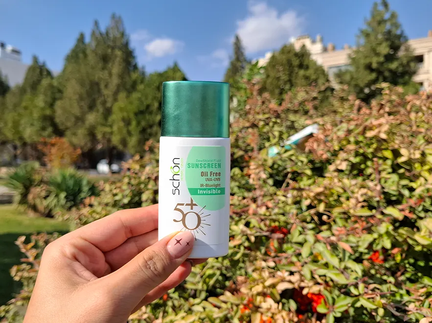نقد و بررسی فلویید آفتاب بی رنگ دیووشیلد شون SPF50 حجم 50 میلی لیتر