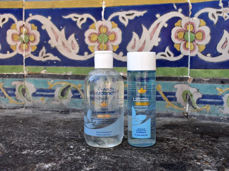 نقد و بررسی محلول دوفاز پاک کننده آرایش چشم و لب پیور لاین آردن بیوتی حجم 120 میلی لیتر