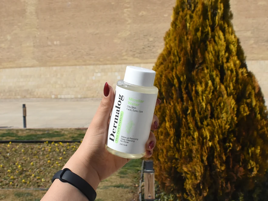 نقد و بررسی میسلار واتر پوست چرب درمالوگ حجم 250 میلی لیتر