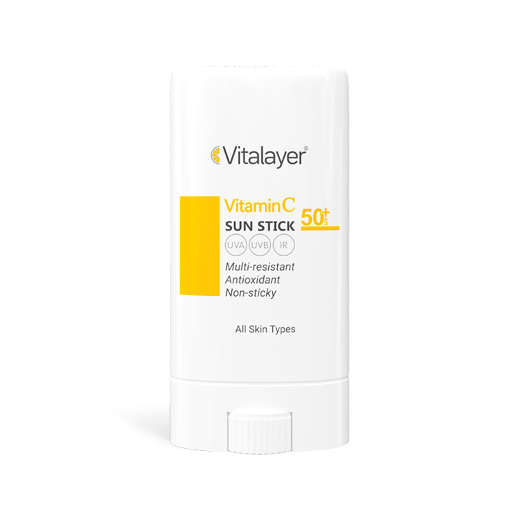 ضد آفتاب استیکی بی رنگ ویتامین سی ویتالیر SPF50 وزن 15 گرم