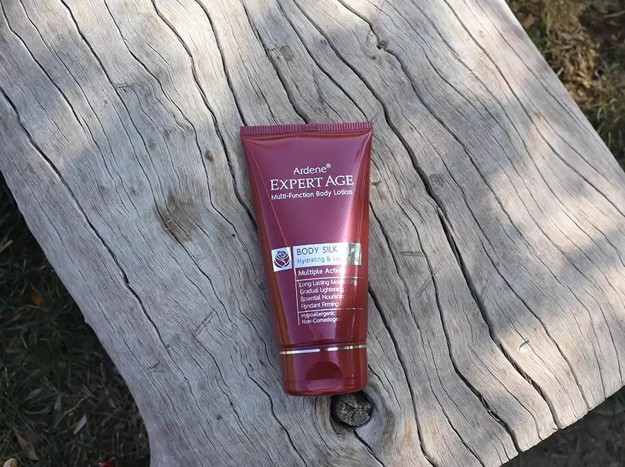 نقد و بررسی لوسیون مرطوب کننده و روشن کننده بدن آردن اکسپرتیج حجم 150 میلی لیتر