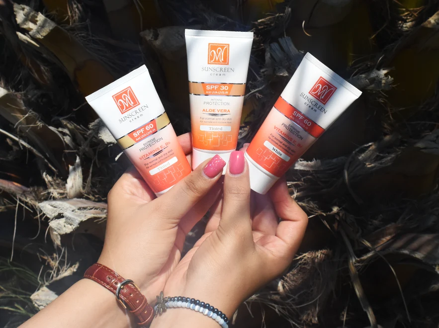 نقد و بررسی کرم ضد آفتاب بی رنگ پوست های خشک و معمولی مای SPF60 حجم 50 میلی لیتر