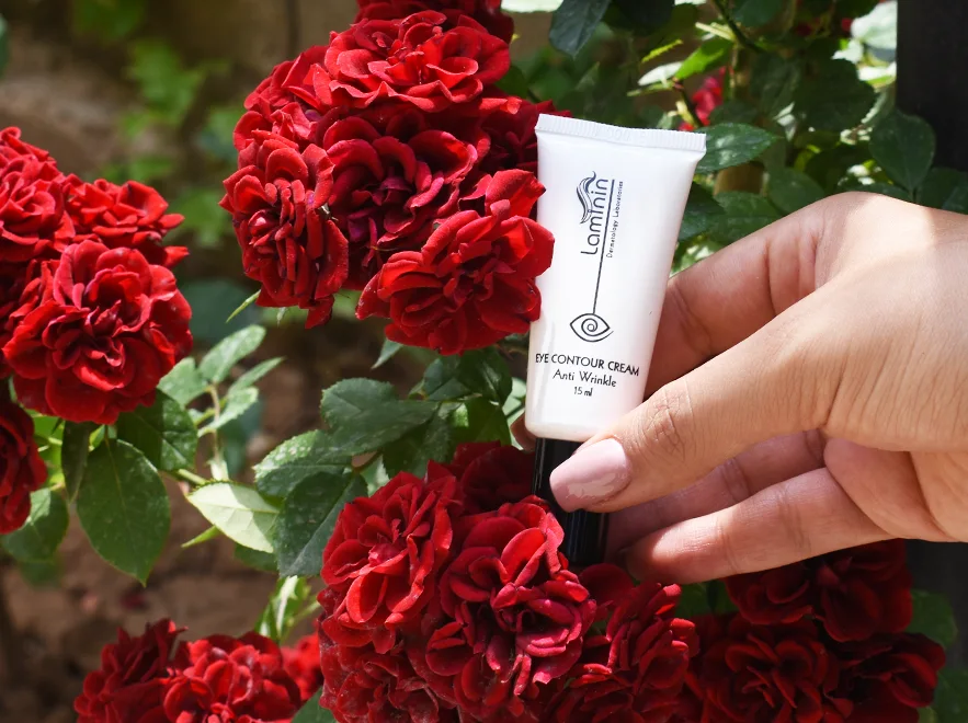 نقد و بررسی کرم دور چشم رتینول 0.5 درصد لامینین حجم 15 میلی لیتر