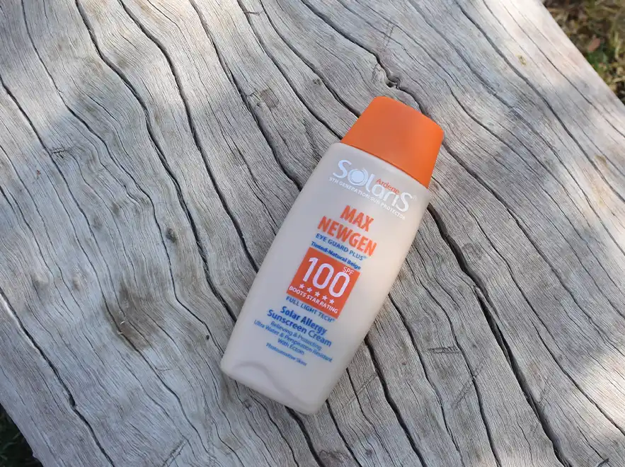 نقد و بررسی کرم ضد آفتاب بژ طبیعی پوست های حساس مکس نیوژن آردن سولاریس SPF100 حجم 100 میلی لیتر