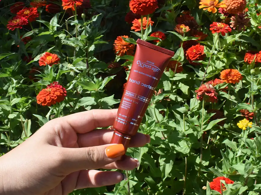 نقد کرم تقویت کننده پوست دست آردن اکسپرتیج SPF15 حجم 30 میلی لیتر