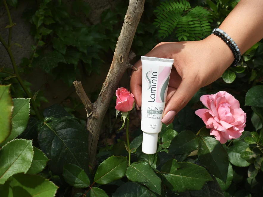 نقد و بررسی کرم ضد جوش اکنت لامینین حجم 30 میلی لیتر